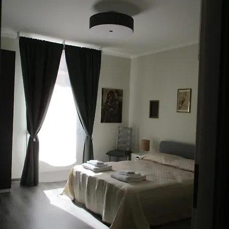 La Casa Del Nespolo Tranquillo Alloggio Vicino Alla Stazione San Remo Extérieur photo